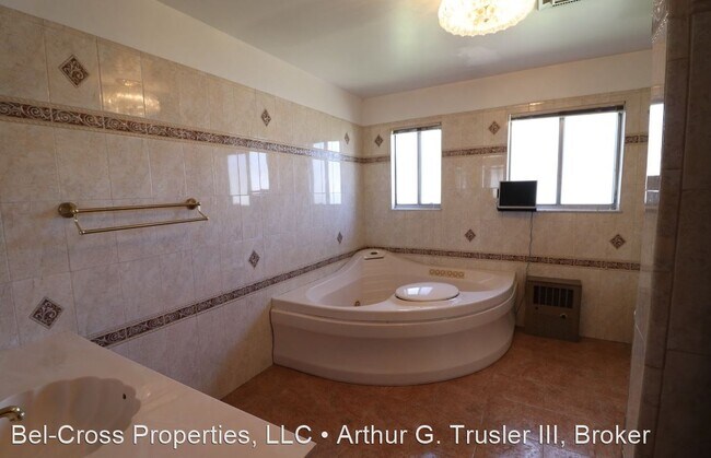 Foto del edificio - 3 br, 2 bath House - 675 Killarney Drive