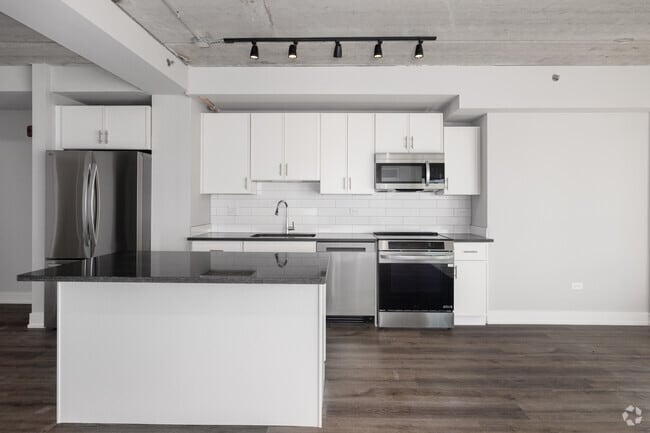 2BR, 2BA - 1,300SF - Kitchen - The Carmen