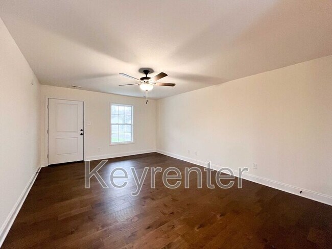 Foto del edificio - 6025 Memory Hill Ln