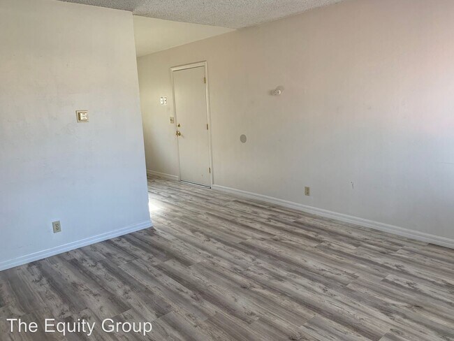 Building Photo - 397-403 S Valencia Blvd