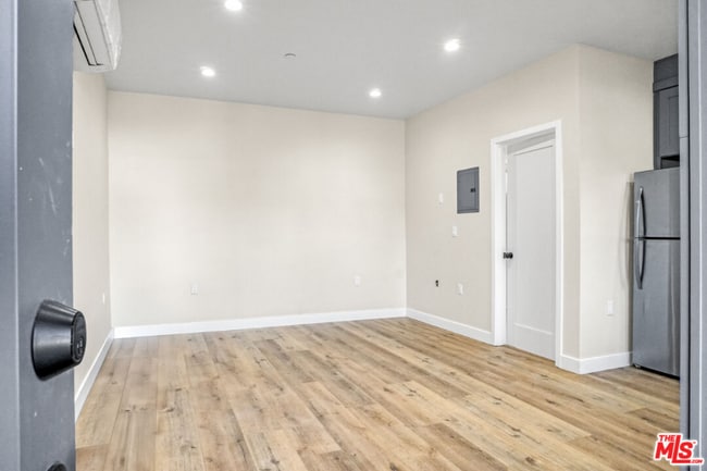 Photo - 18162 Ingomar St (Los Angeles, CA) Apartment