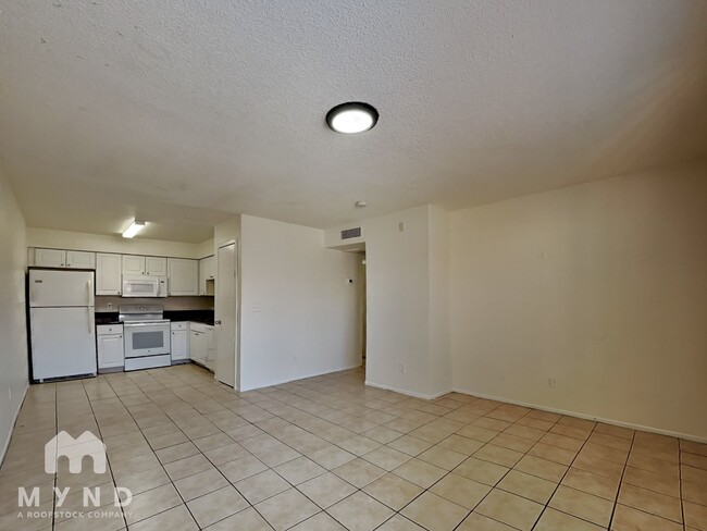 Building Photo - 2708 E Tierra Buena Ln