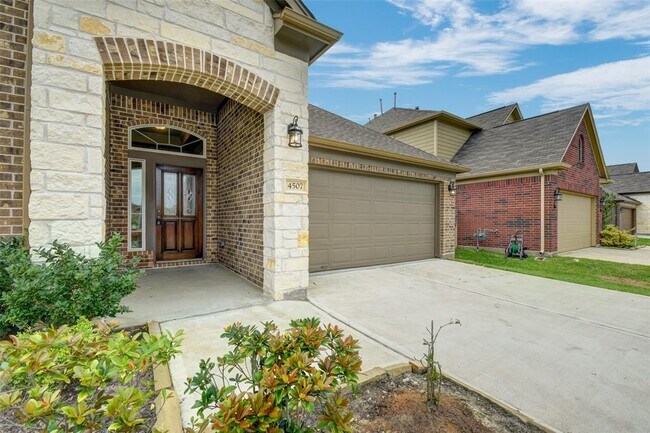 Building Photo - 4507 Valley Rill Rd