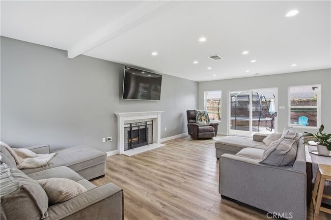 Foto del edificio - 3108 Ladoga Ave