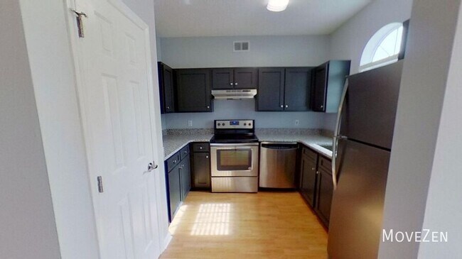 Foto del edificio - 725 Bragg Dr