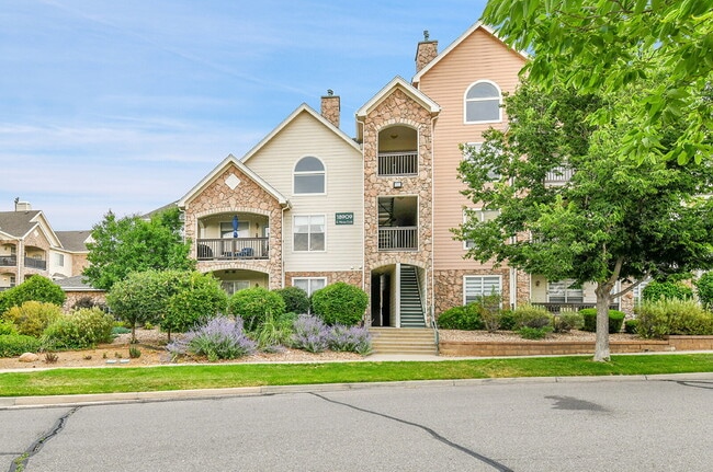 Photo - $1,745.00, 2 bed, 1 .5 bath located in Aur... Apartment