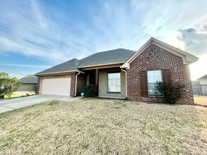 Building Photo - 169 Still House Creek Dr