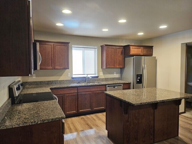 Foto del edificio - 3 Bedroom, 2.5 Bath House w/ fully fenced ...