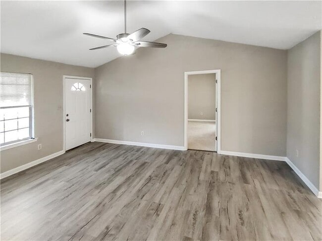 Building Photo - 220 Peach Forest Pl