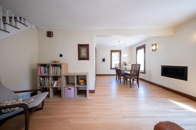 Foto del edificio - 3309 45th Ave S