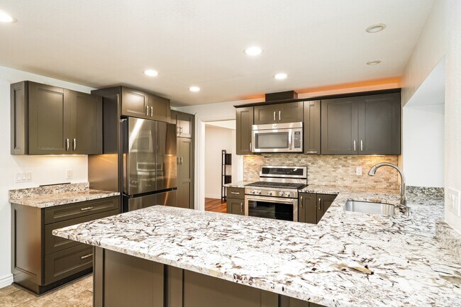 Foto del edificio - Beautifully Updated Mill Creek Home in Prime Location