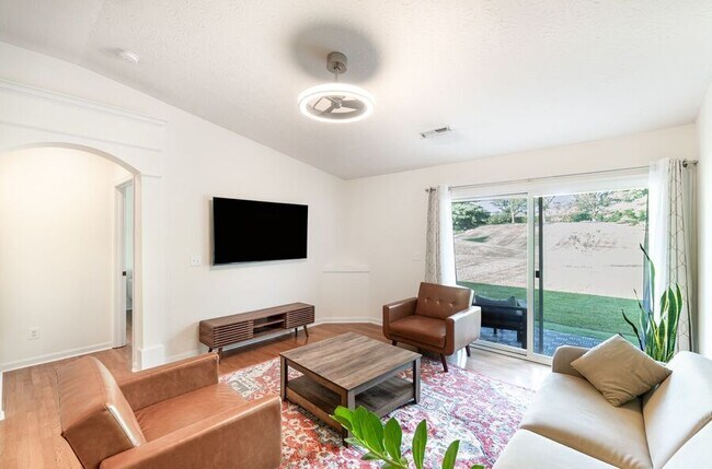 Foto del edificio - 6583 Pondfield Ln