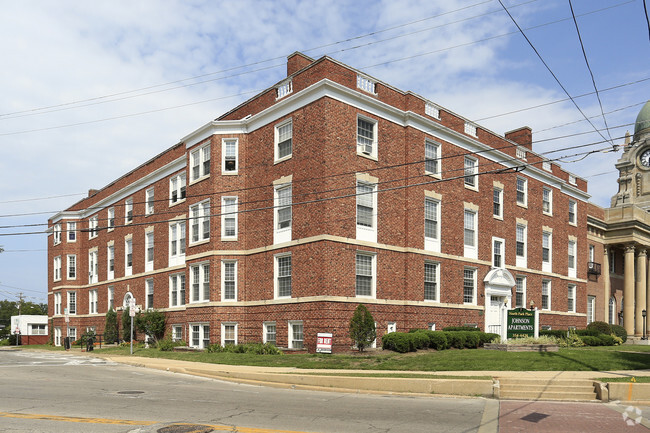 Johnson Apartments Painesville