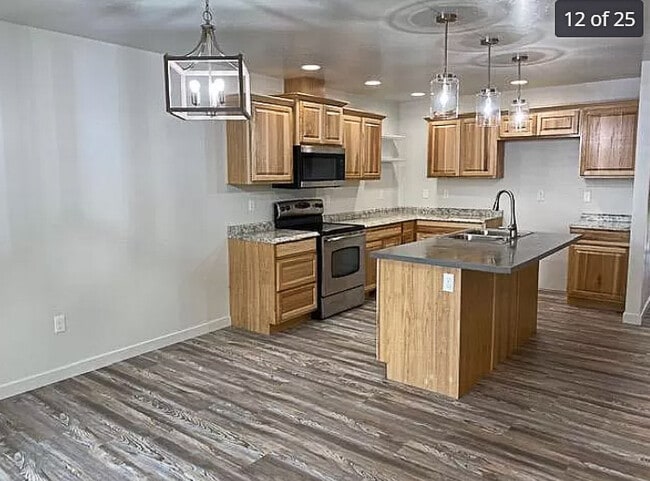 Building Photo - 298 Ash Loop