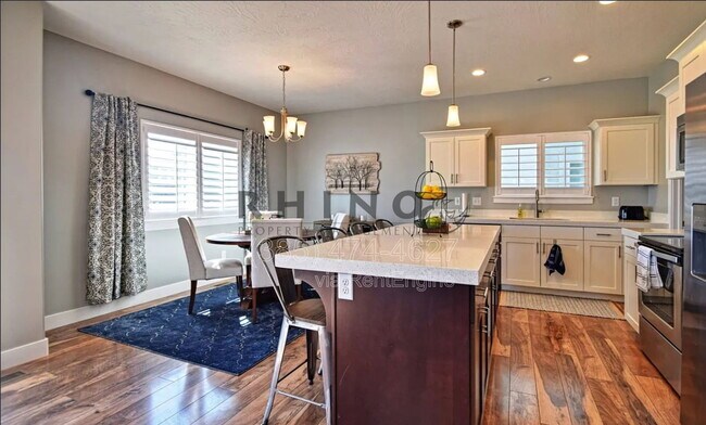 Foto del edificio - 7478 N Hutch Ln