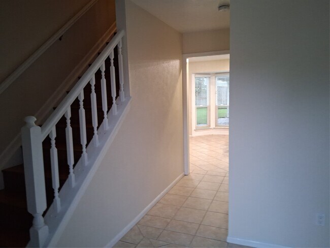 Foto del edificio - 17010 Poplar Hill St