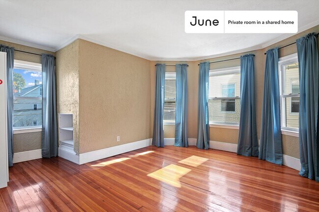 Foto del edificio - Room in Shared 6 bed/2 bath home in Allston