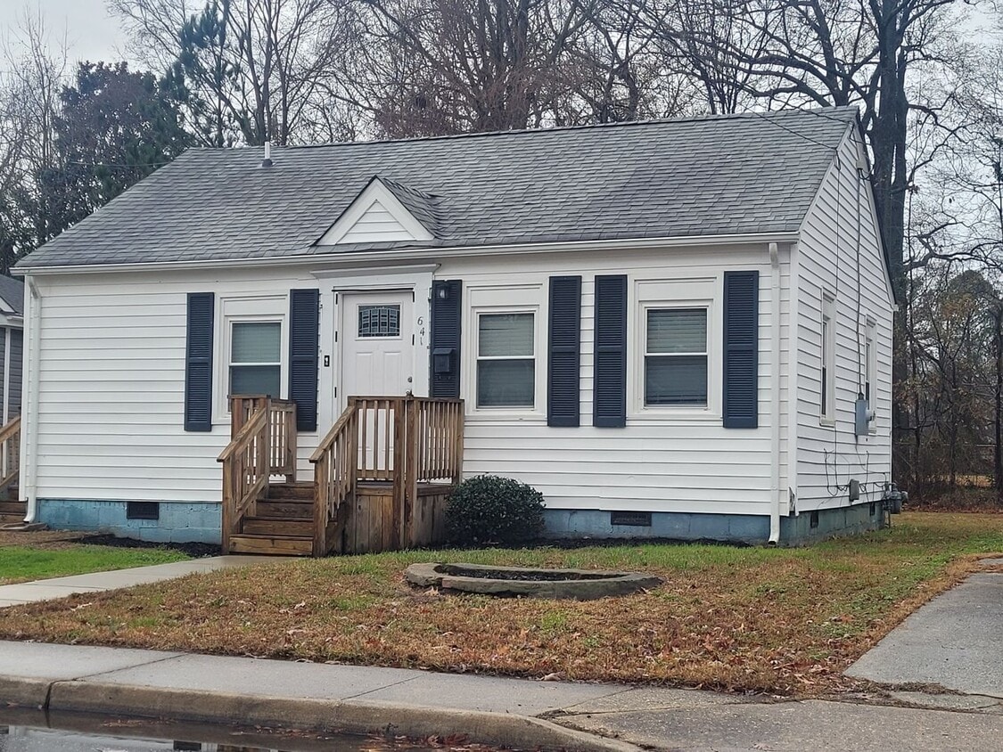 641 Bell Street, Hampton, VA 23661 - 641 Bell Street, Hampton, VA  23661