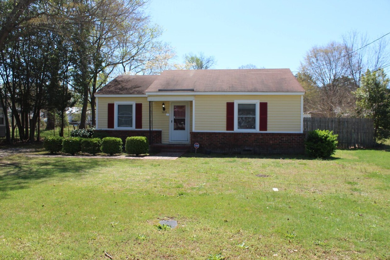 Primary Photo - LaFayette Village