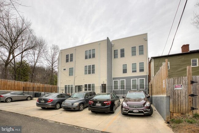 Foto del edificio - 1220 19th St NE