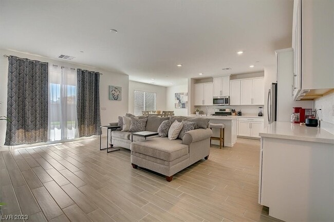 Building Photo - 294 Fletcher Fls St