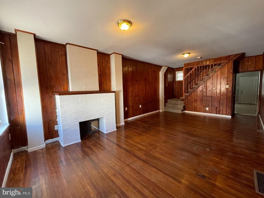 428 Hunter St, Gloucester City, NJ 08030 Townhome Rentals in