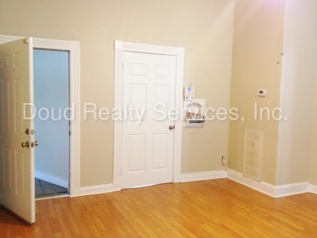 Building Photo - 710 Dinwiddie St