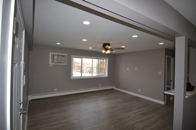 Foto del edificio - 7100 Laverne Ln