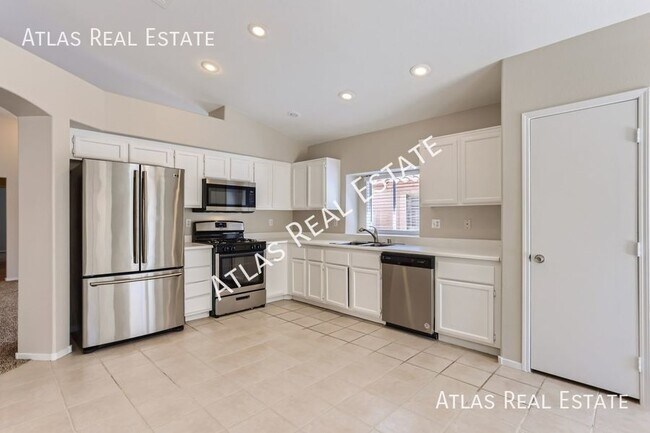 Building Photo - 2 WEEKS FREE RENT IF MOVED IN BY 8/31! | M...