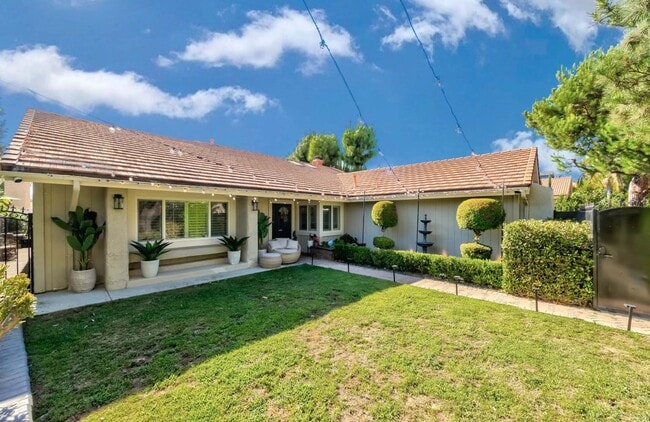 Building Photo - Walnut Dream Home; Updated Inside and Out,...