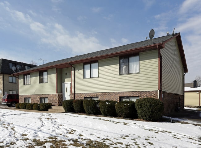 Building Photo - 1040 S York Rd