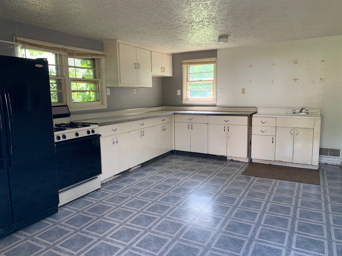 Foto principal - 401 W Clear Creek Dr