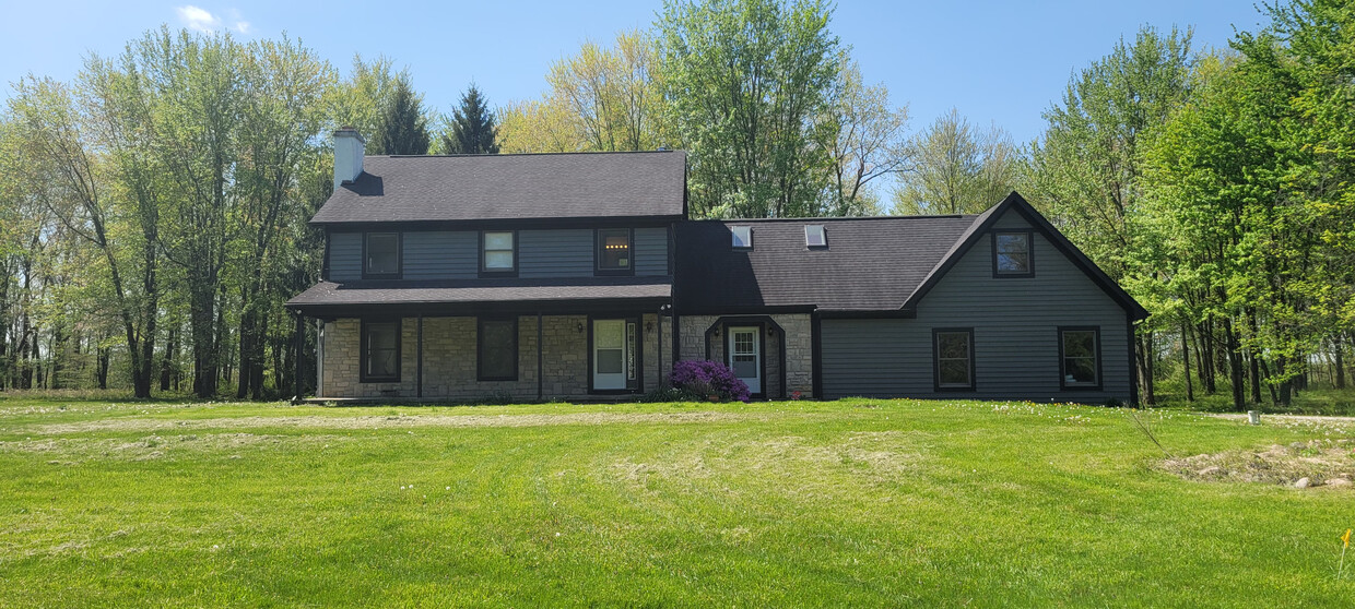 Foto principal - 11201 Beaver Rd
