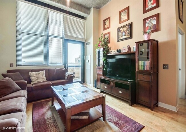Foto del edificio - 320 E 21st St
