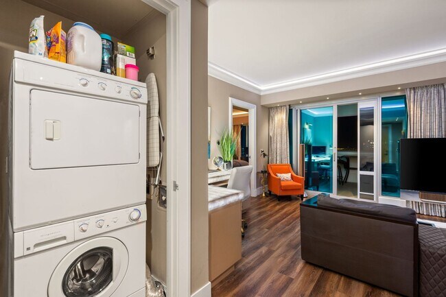 Foto del edificio - Sky Las Vegas 3705-City/Mtn views from this Stunning 2Bd/2Ba Residence