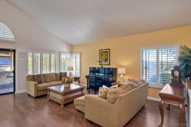 Building Photo - Scripps Ranch Hidden Gem