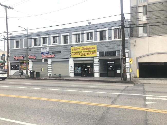 Building Photo - 1303 S Vermont Ave