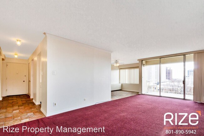 Building Photo - 1 br, 1 bath House - 8 Hillside Ave #301