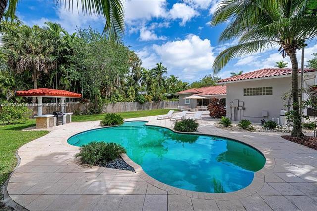 Foto principal - 10626 NE 10th Ct
