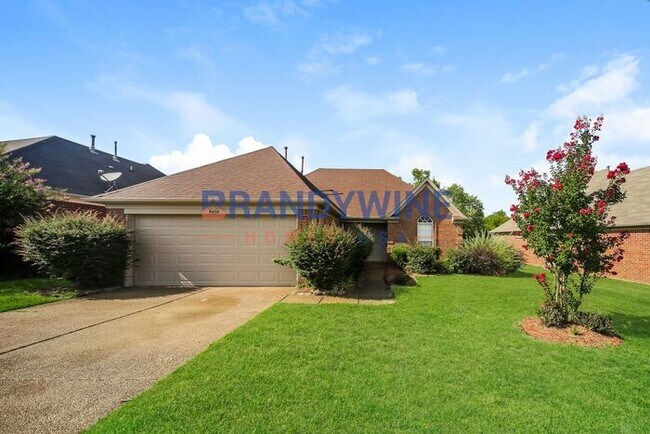 Building Photo - Holiday Promo! FREE December Rent!! Move-I...