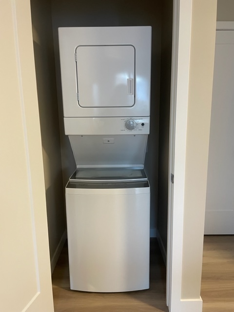 Photo du bâtiment - 11226 75 Av NW
