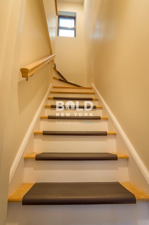 Building Photo - 262 W 15th St