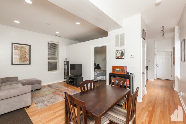 Foto del edificio - 1510 N Greenview Ave