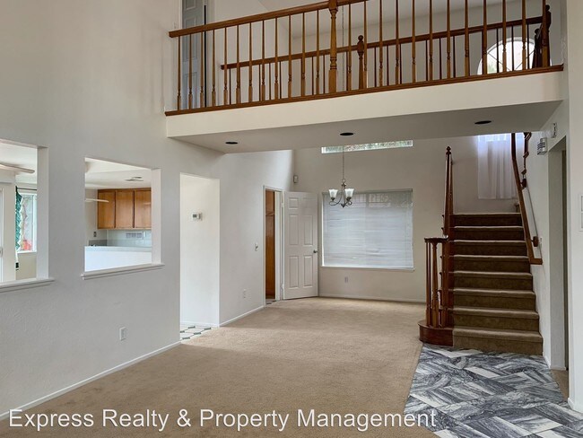 Building Photo - 3 br, 2.5 bath House - 33158 Shoreline Drive