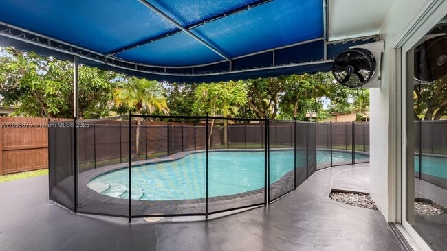 Photo - 740 Beachwood Ln House