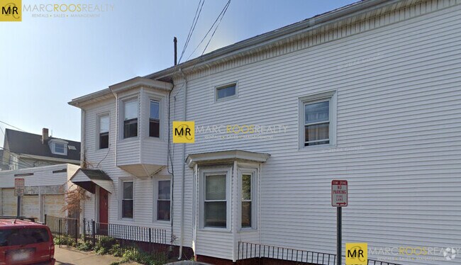Building Photo - 24 Benedict St