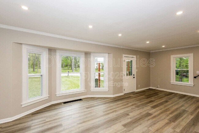 Foto del edificio - 29396 Detroit Rd