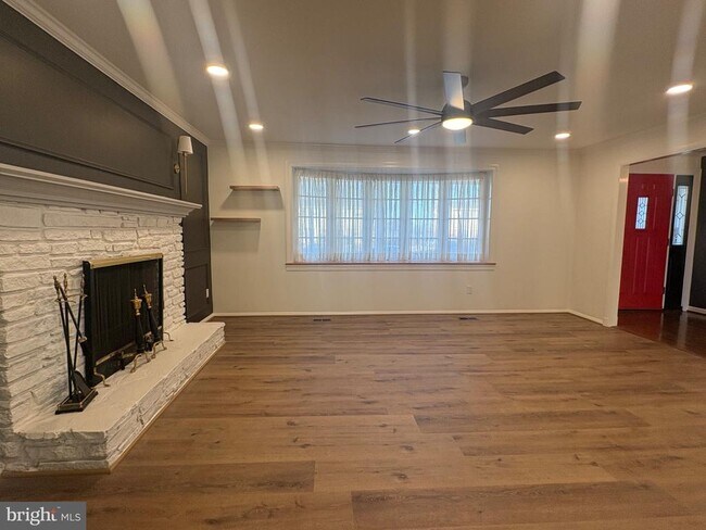 Building Photo - 119 E Padonia Rd