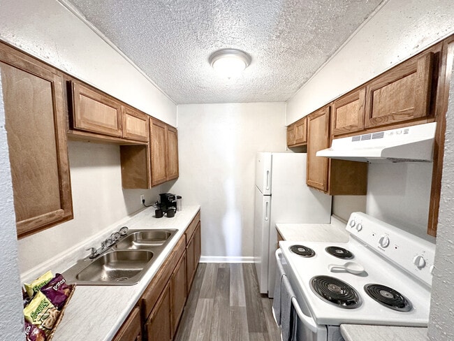 Building Photo - The Residences at Glen Oaks