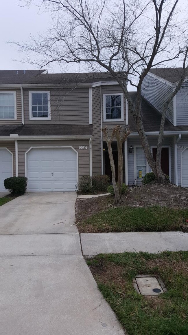 9927 Moorings Drive, Jacksonville, FL 32257 Townhome Rentals in